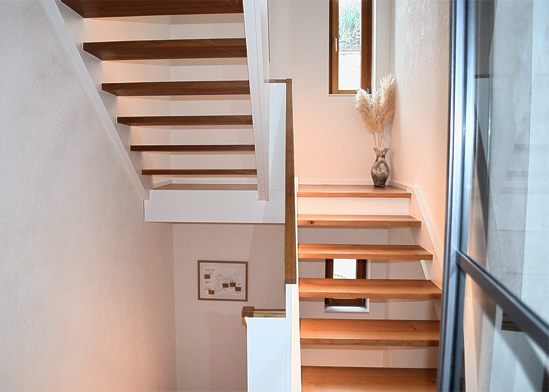 Badzimmer Möbel hochwertig aus Holz auf Maß geschreinert. Möbel nach Maß. Modern und langlebig.