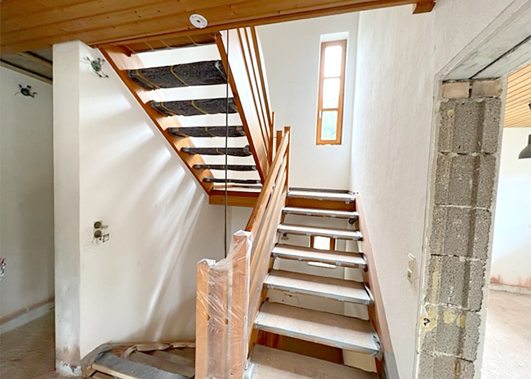 Badzimmer Möbel hochwertig aus Holz auf Maß geschreinert. Möbel nach Maß. Modern und langlebig.