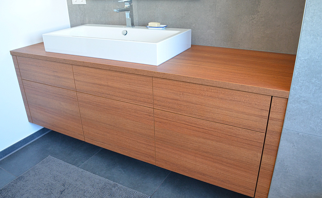 Bademöbel-aus-Holz Badzimmer Möbel hochwertig aus Holz auf Maß geschreinert. Möbel nach Maß. Modern und langlebig.