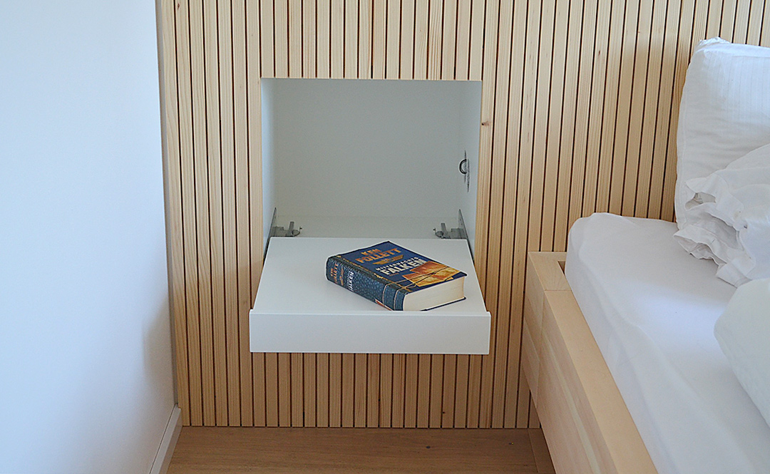 Schlafzimmer-Nachtisch-modern Schlafzimmer-Möbel hochwertig aus Holz auf Maß geschreinert. Möbel nach Maß. Modern und langlebig.